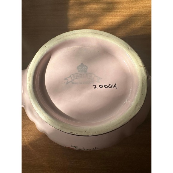 Vintage pink Sadler teapot with bouquets of flowers - Picture 4 of 10